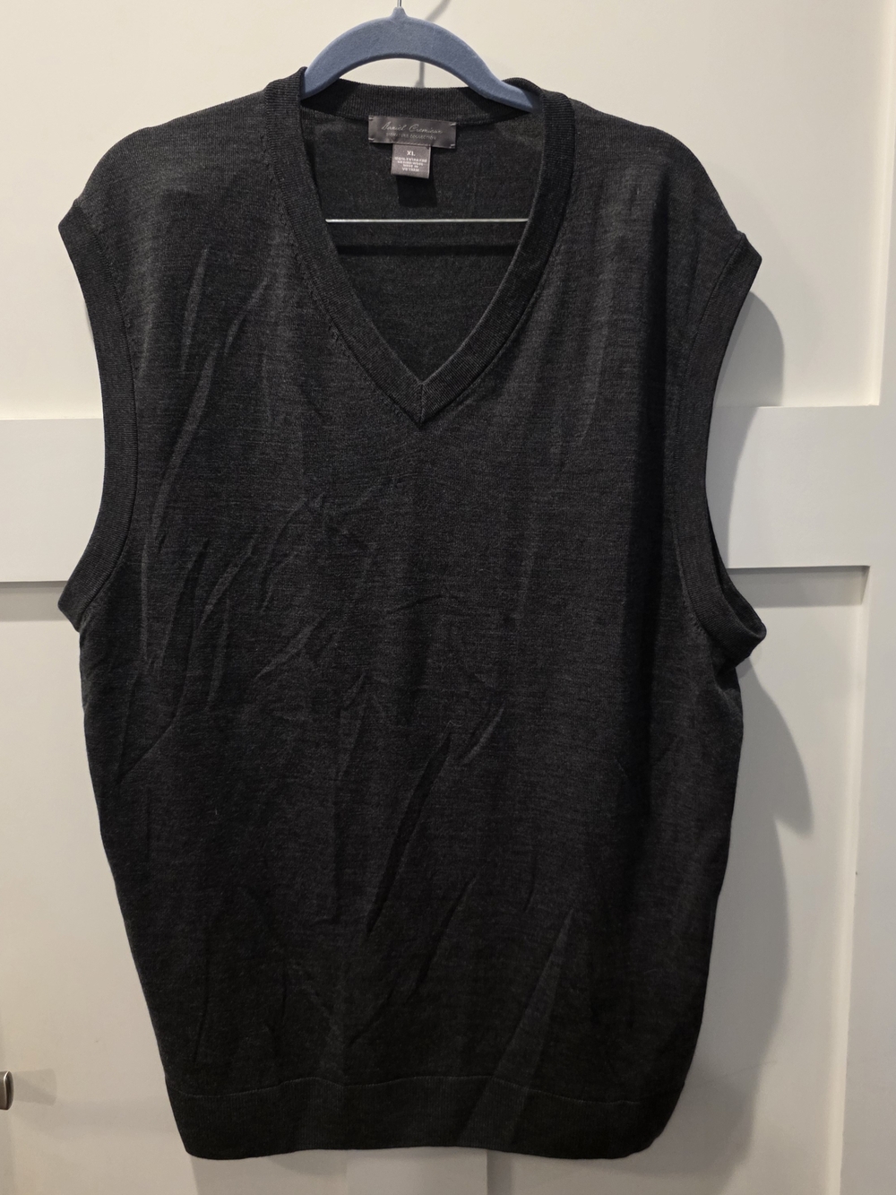 Daniel Cremieux Mens 100% Extra Fine Merino Wool V-Neck Sweater Vest Gray